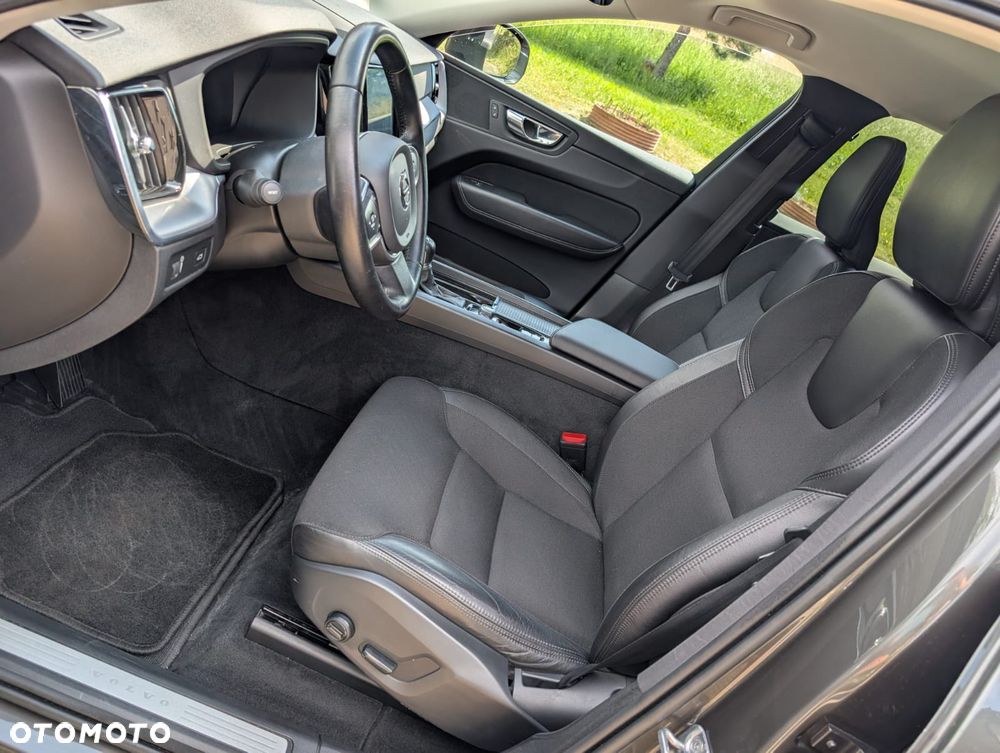 Volvo XC 60 D4 AWD Momentum - 17