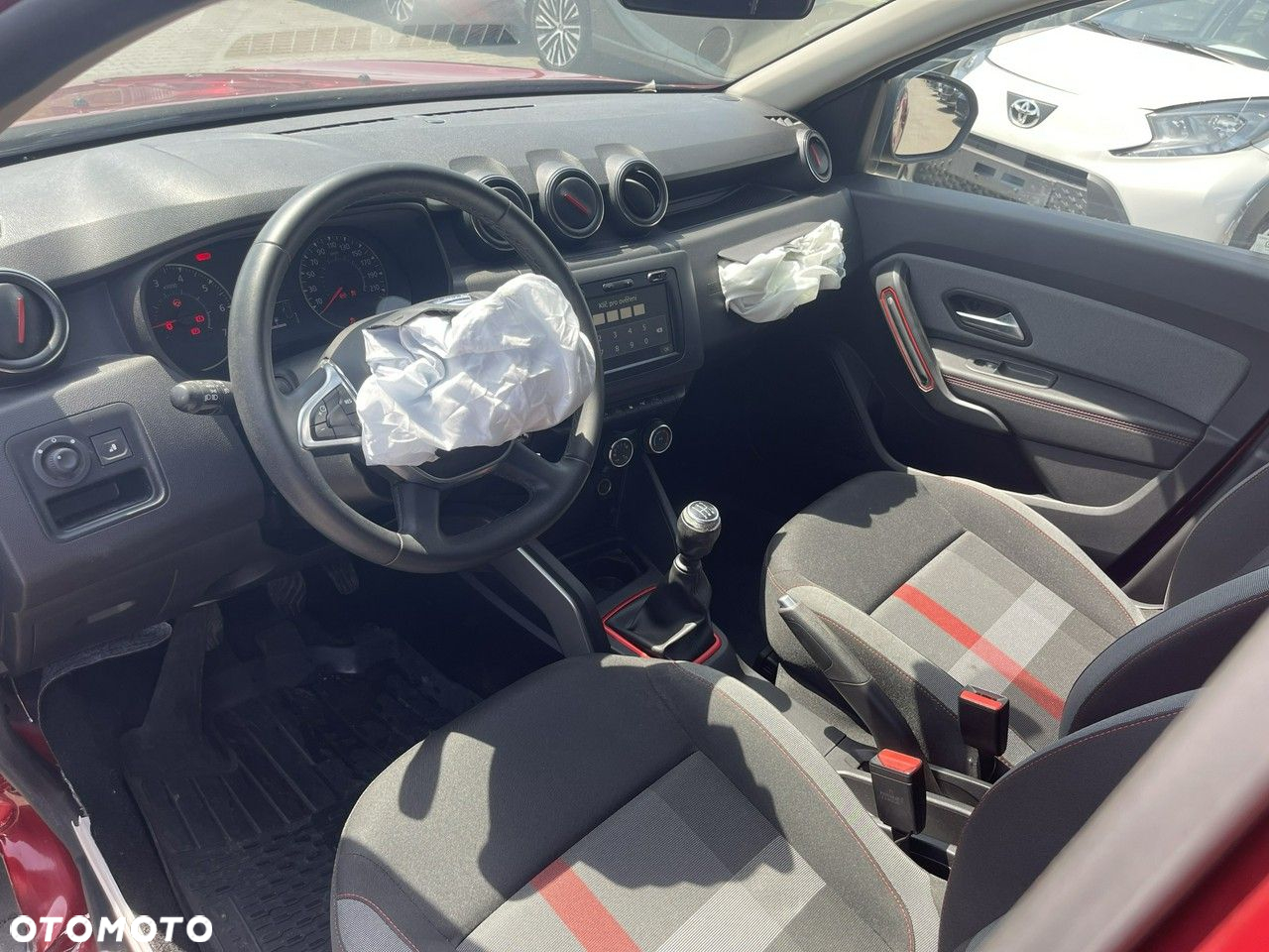 Dacia Duster 1.6 SCe Essential - 5