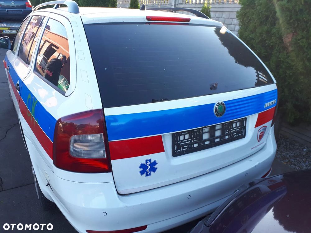 SKODA OCTAVIA II LIFT KOMBI 08-13 1.9 TDI KRATKA NAWIEWU PRAWA LEWA ŚRODKOWA - 14