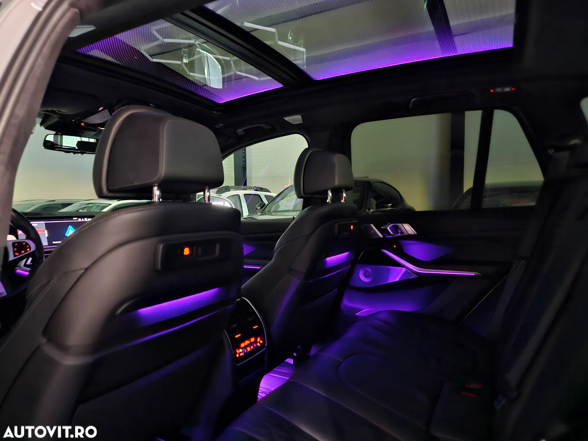 BMW X5 M M50i - 11