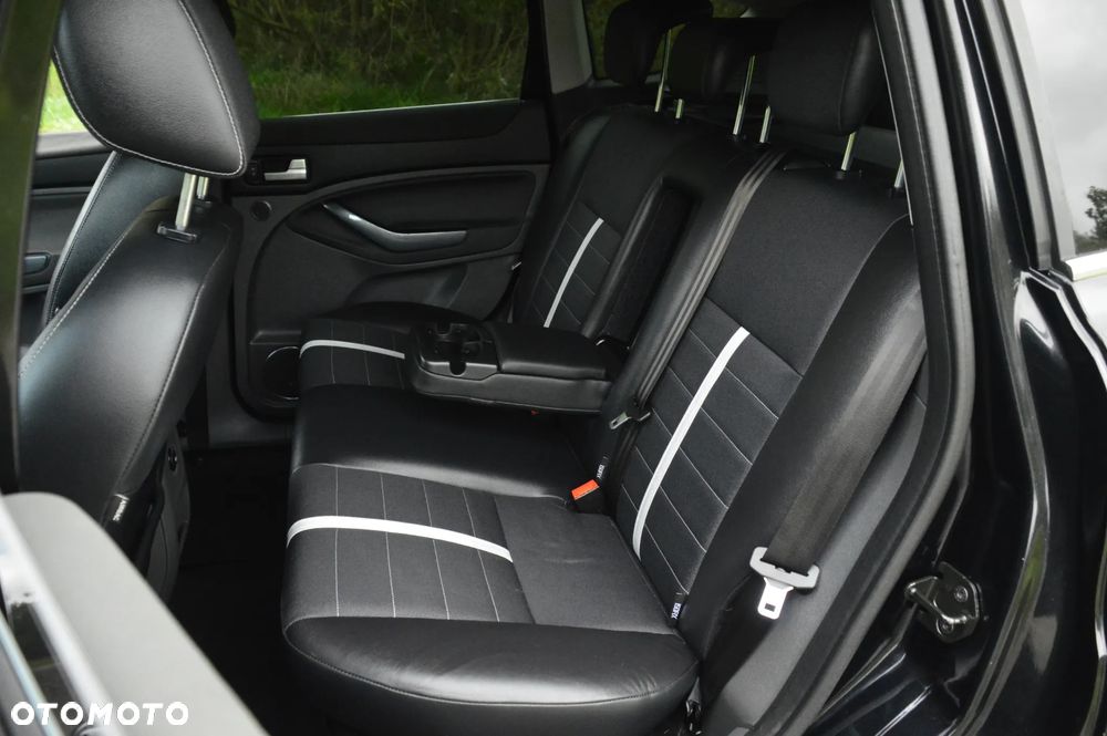 Ford Kuga 2.5 4x4 Titanium - 27