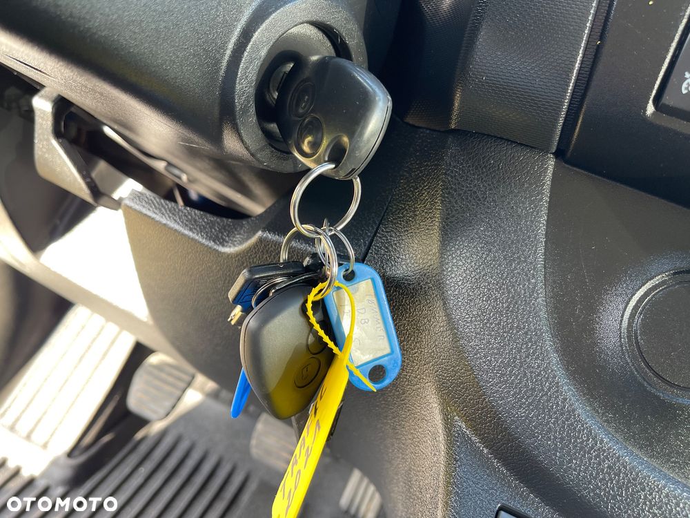 Renault Trafic - 32