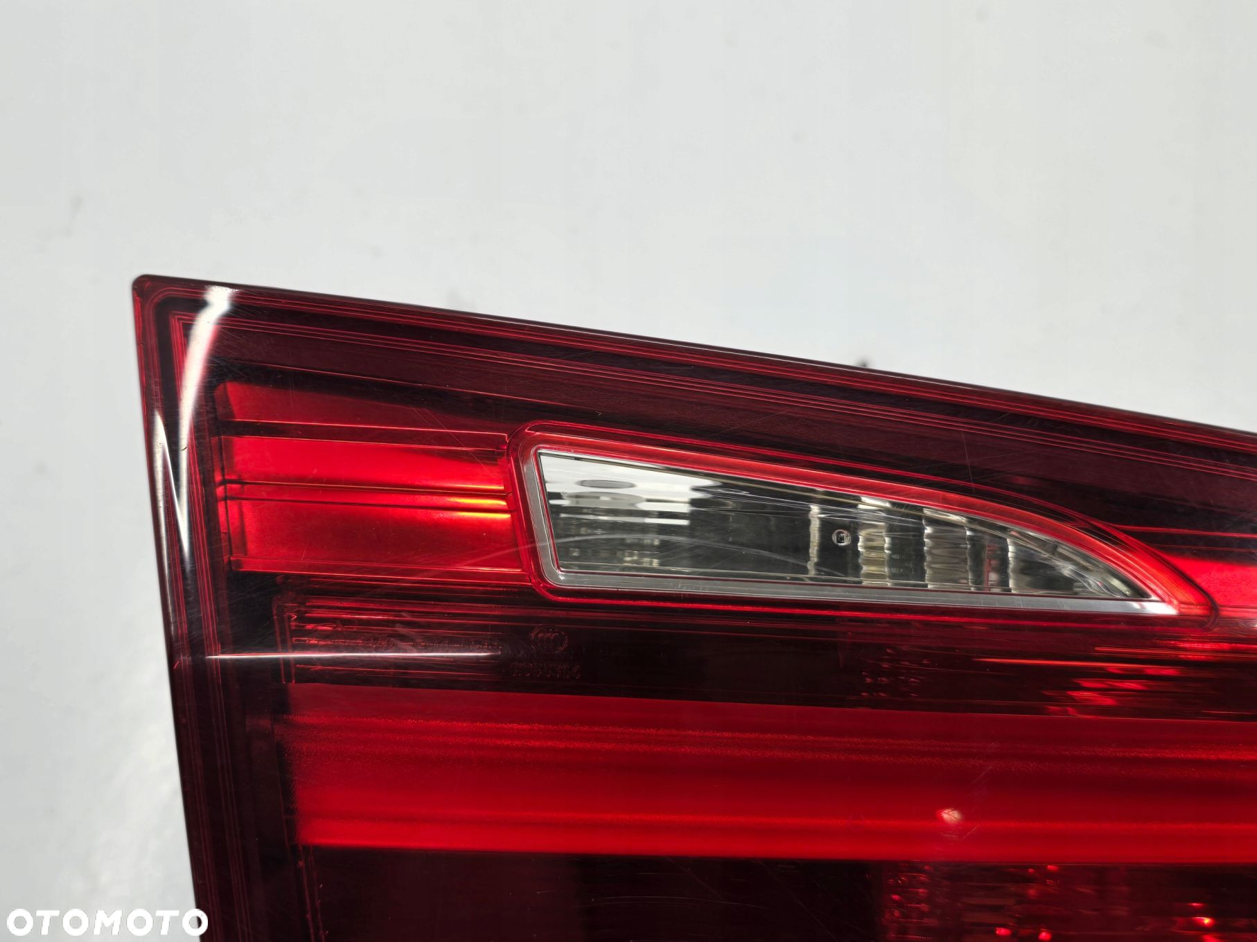 BMW 5 F11 13R LAMPA LEWY TYŁ W KLAPĘ 7203227 - 2