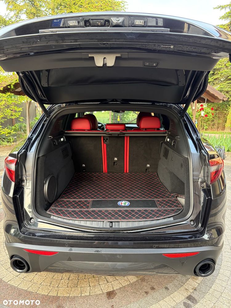 Alfa Romeo Stelvio 2.0 Turbo 16V AT8-Q4 Ti - 13