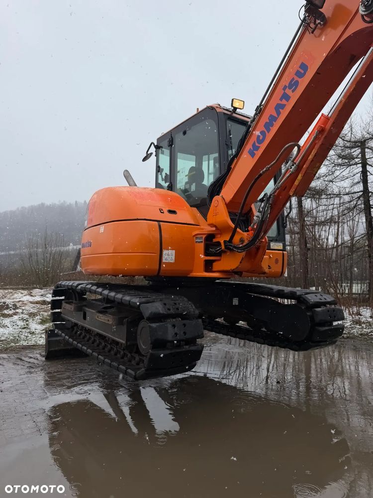 Komatsu Koparka Gąsienicowa 8 ton PC80MR-3. Sprowadzona z Norwegii. Centralne smarowanie!! Maszyna  jak Nowa 2016rok. 3200mtg 3x łamane Ramię. Klima ser.DEKRA. Własna pompa paliwa. Ani deka luzów i wycieków. Gąsienice klepki bez zużycia! Podwozie w pięknym stanie. Okazja Maszyna zadbana!! Po serwisach eksploatacyjnych. - 40