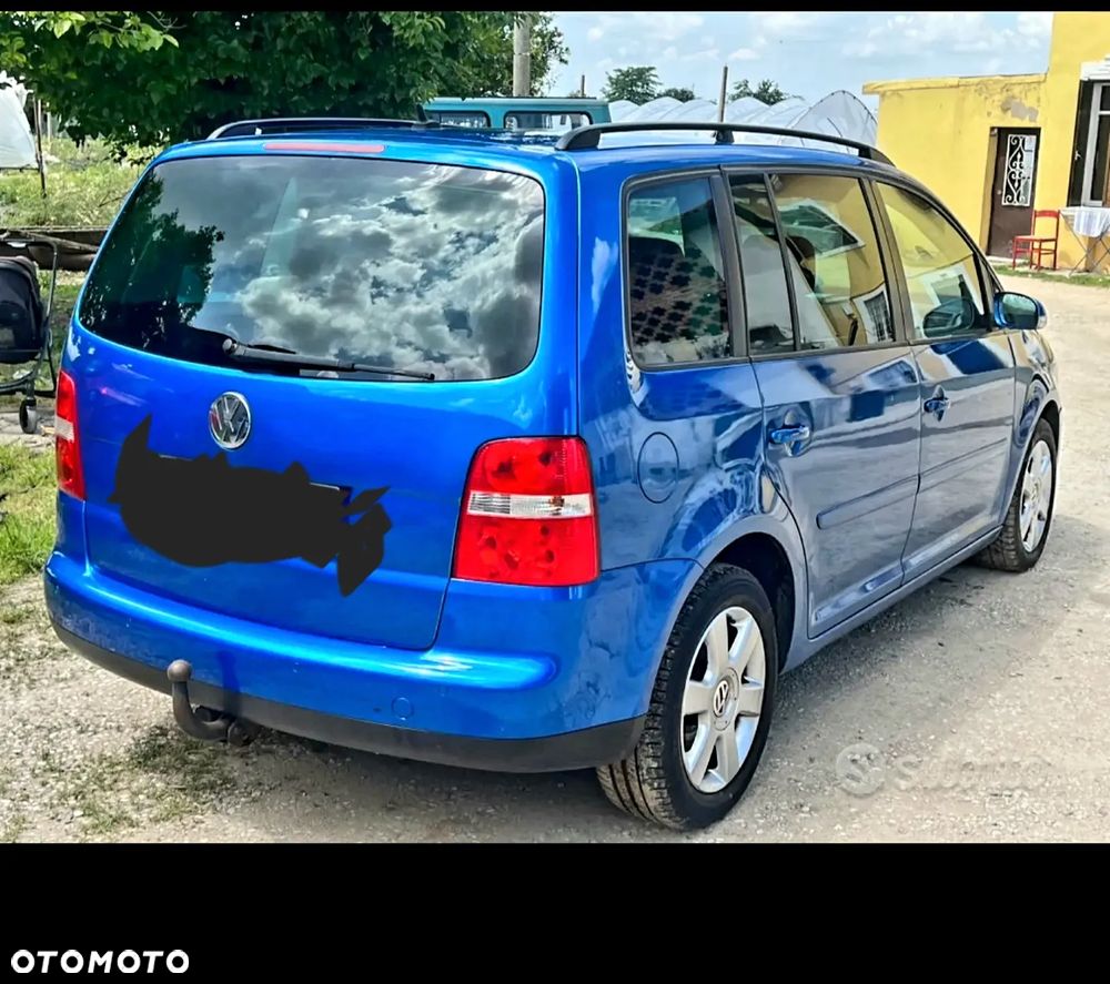 Volkswagen Touran 2.0 FSI Highline - 6