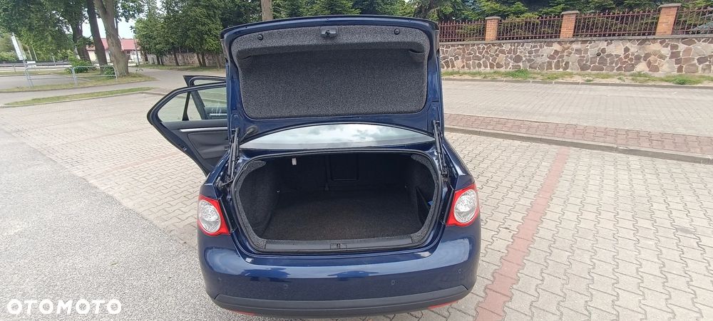 Volkswagen Jetta 1.9 TDI Comfortline - 4