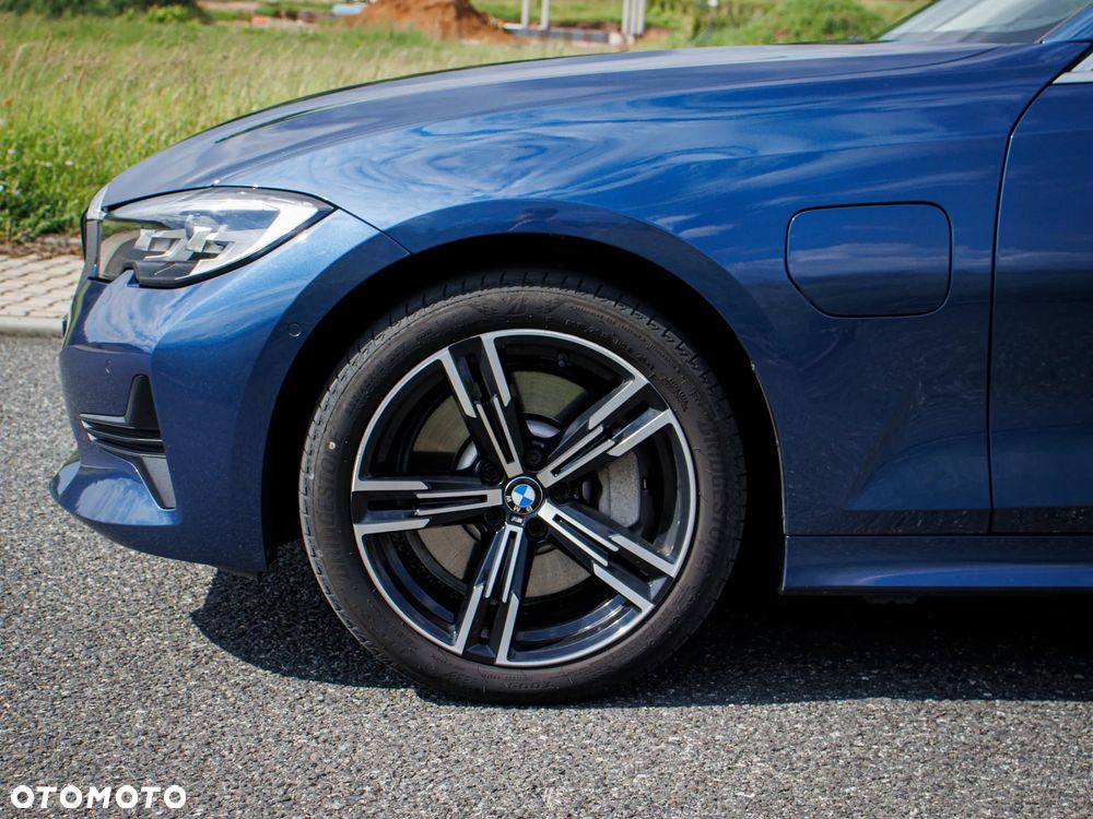 BMW Seria 3 2020 photo 4