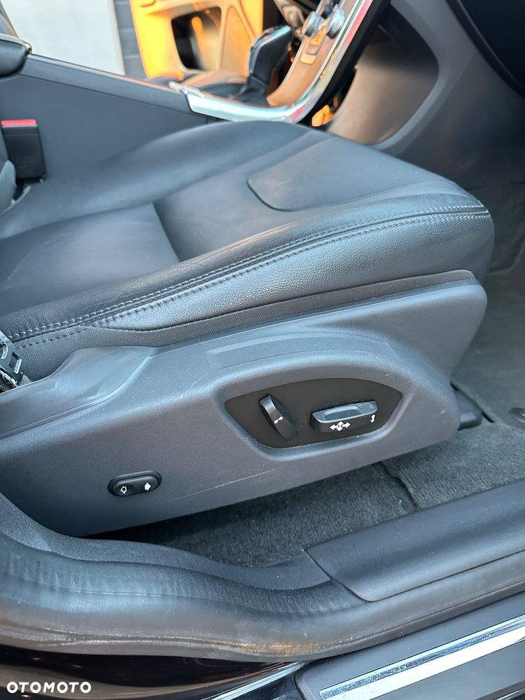 Volvo XC 60 - 35