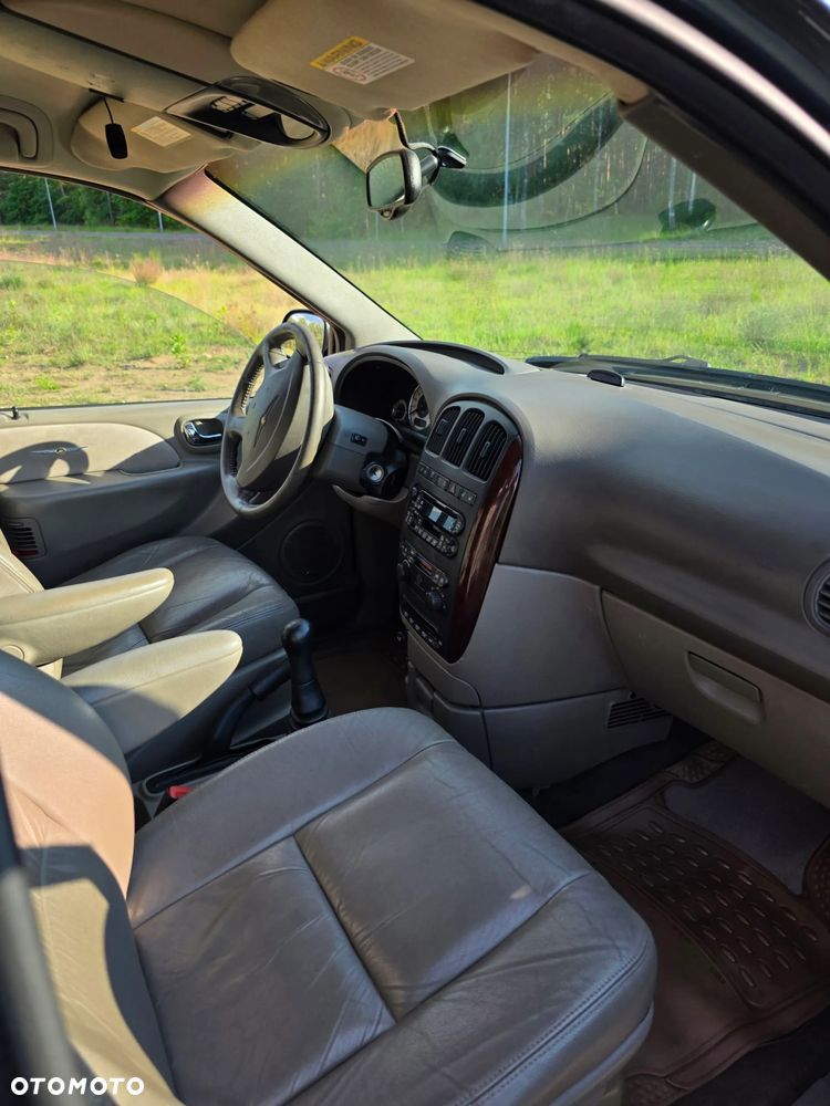 Chrysler Grand Voyager 2.5L CRD LX - 8