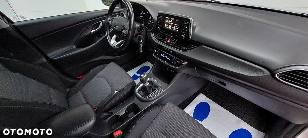 Hyundai i30 1.0 T-GDI Family - 29