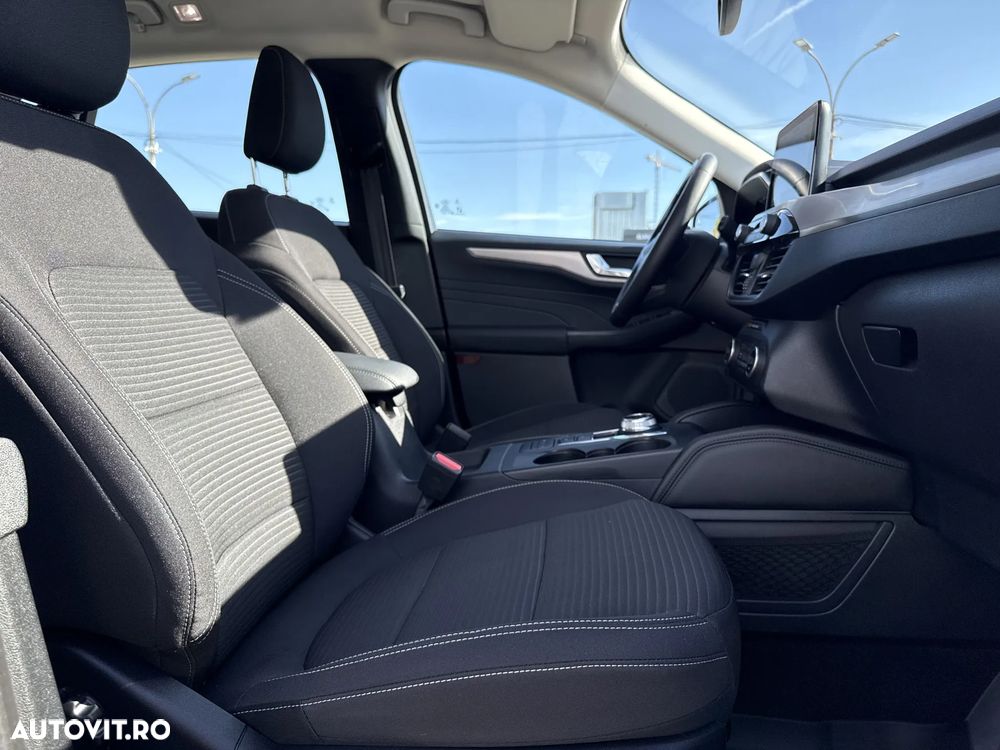Ford Kuga - 12