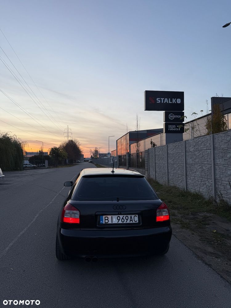 Audi A3 3-drzwiowe 1.8T Ambiente - 3