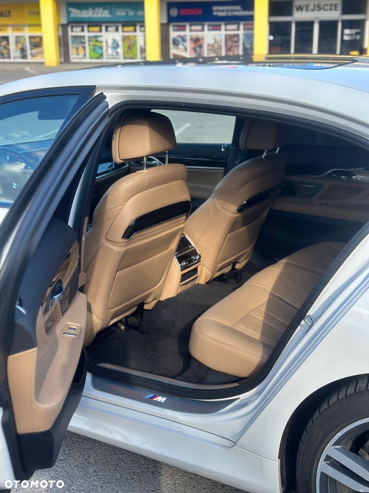 BMW Seria 7 740Li - 13