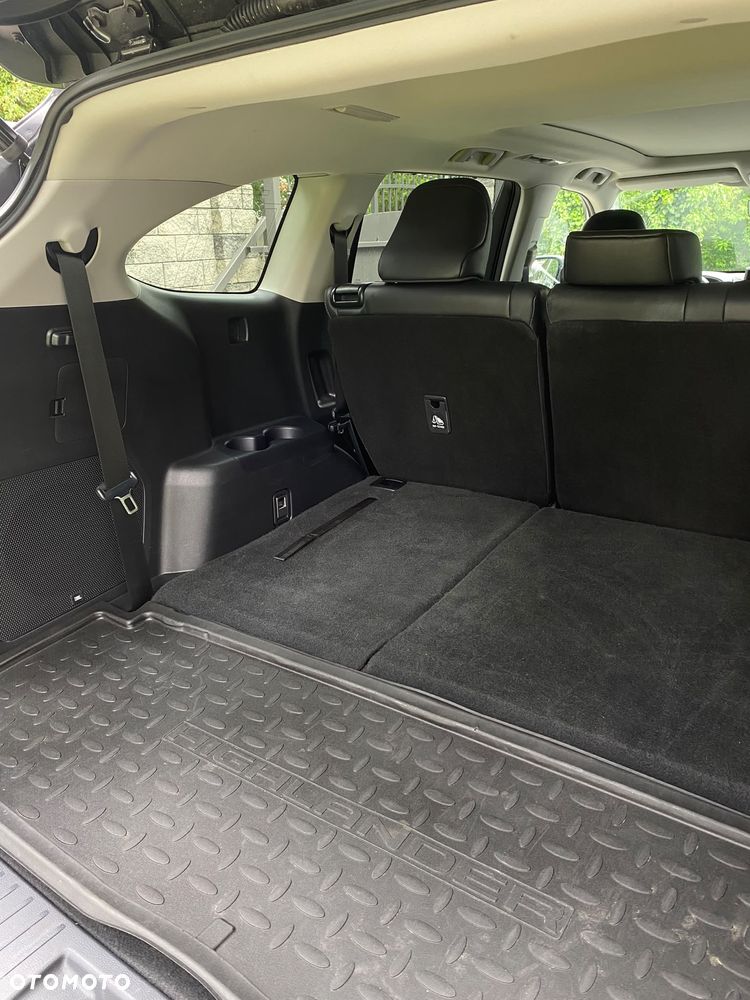 Toyota Highlander 2.5 Hybrid Executive - 24