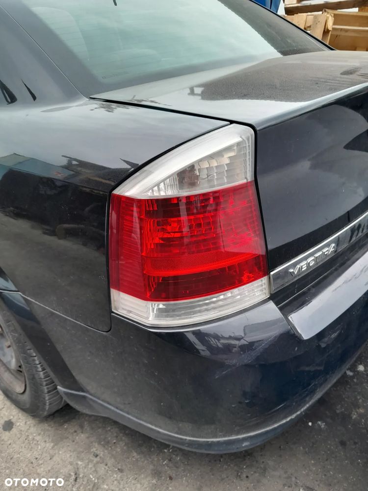 Lampa tylna lewa OPEL Vectra C 02-08r. sedan - 2
