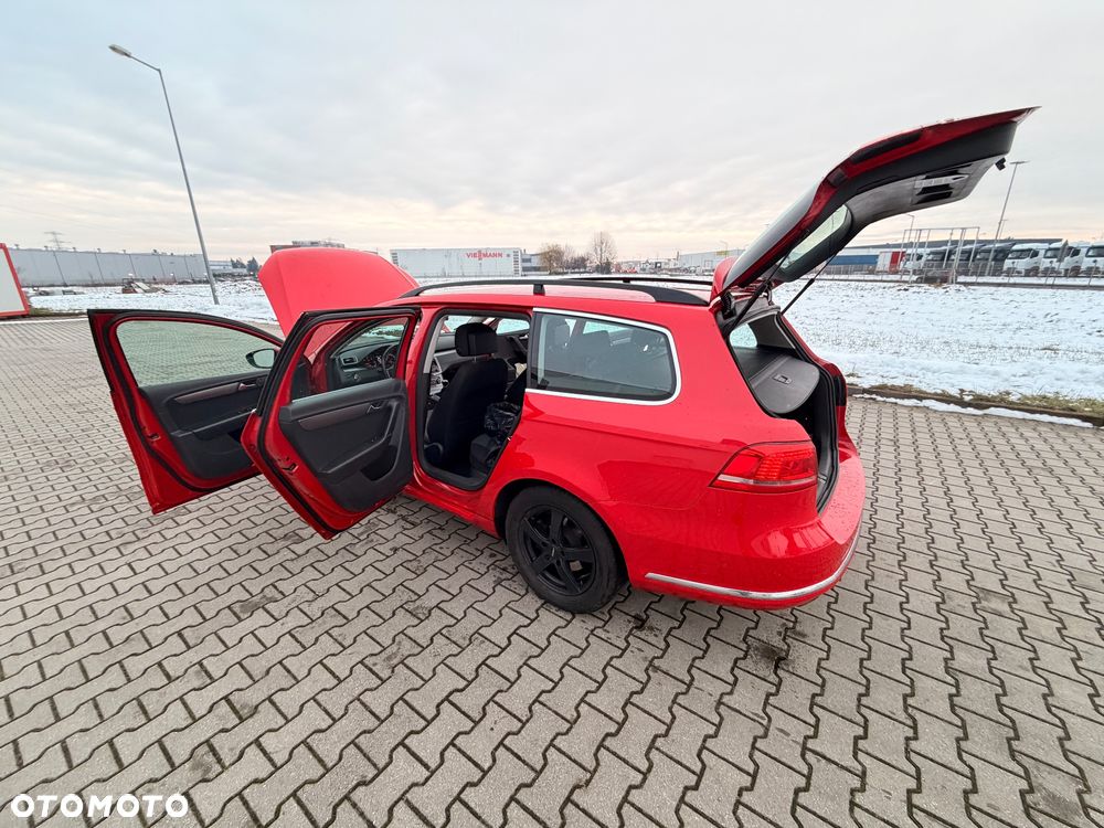 Volkswagen Passat Variant 2.0 TDI DPF Sportline - 6
