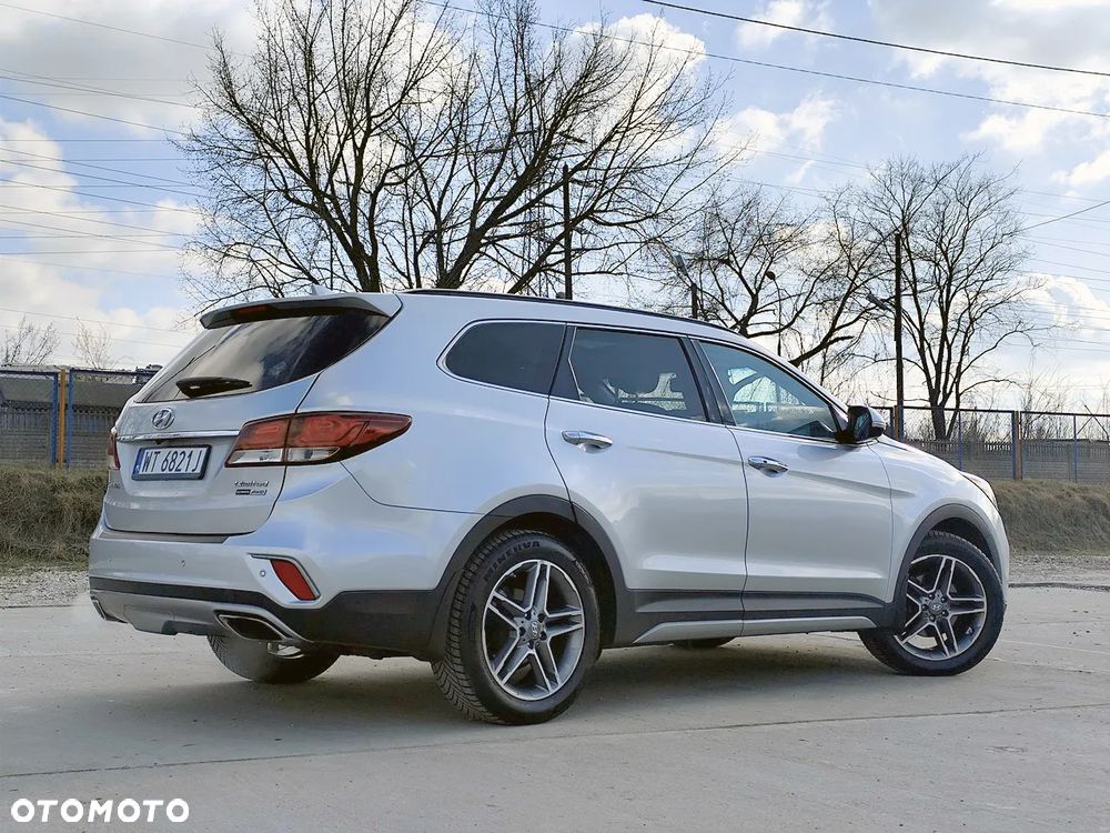 Hyundai Grand Santa Fe - 3