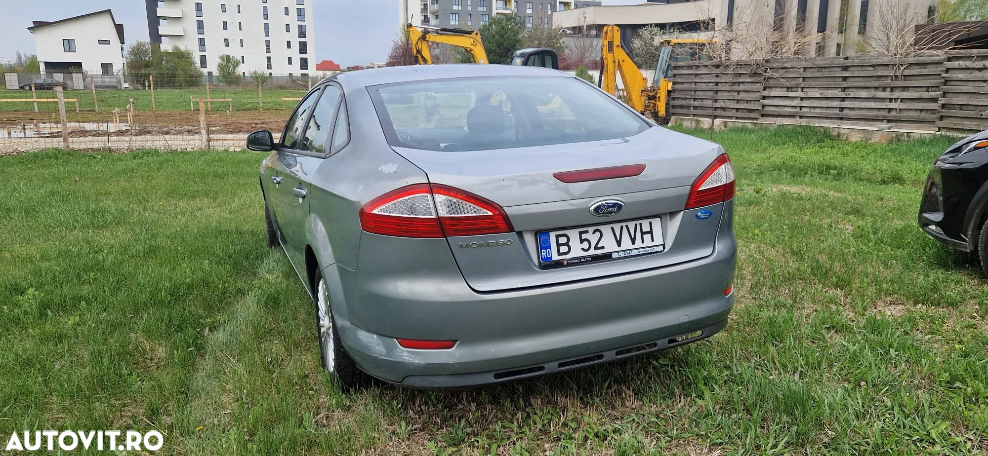 Ford Mondeo 2.0 PFi Ghia - 4
