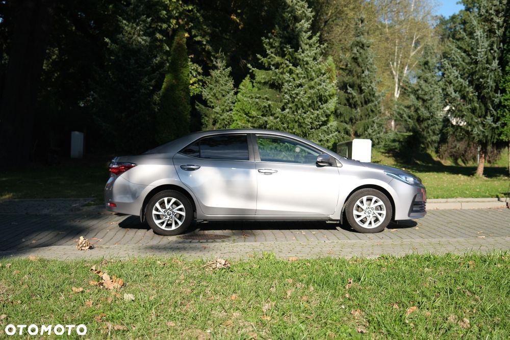 Toyota Corolla - 4