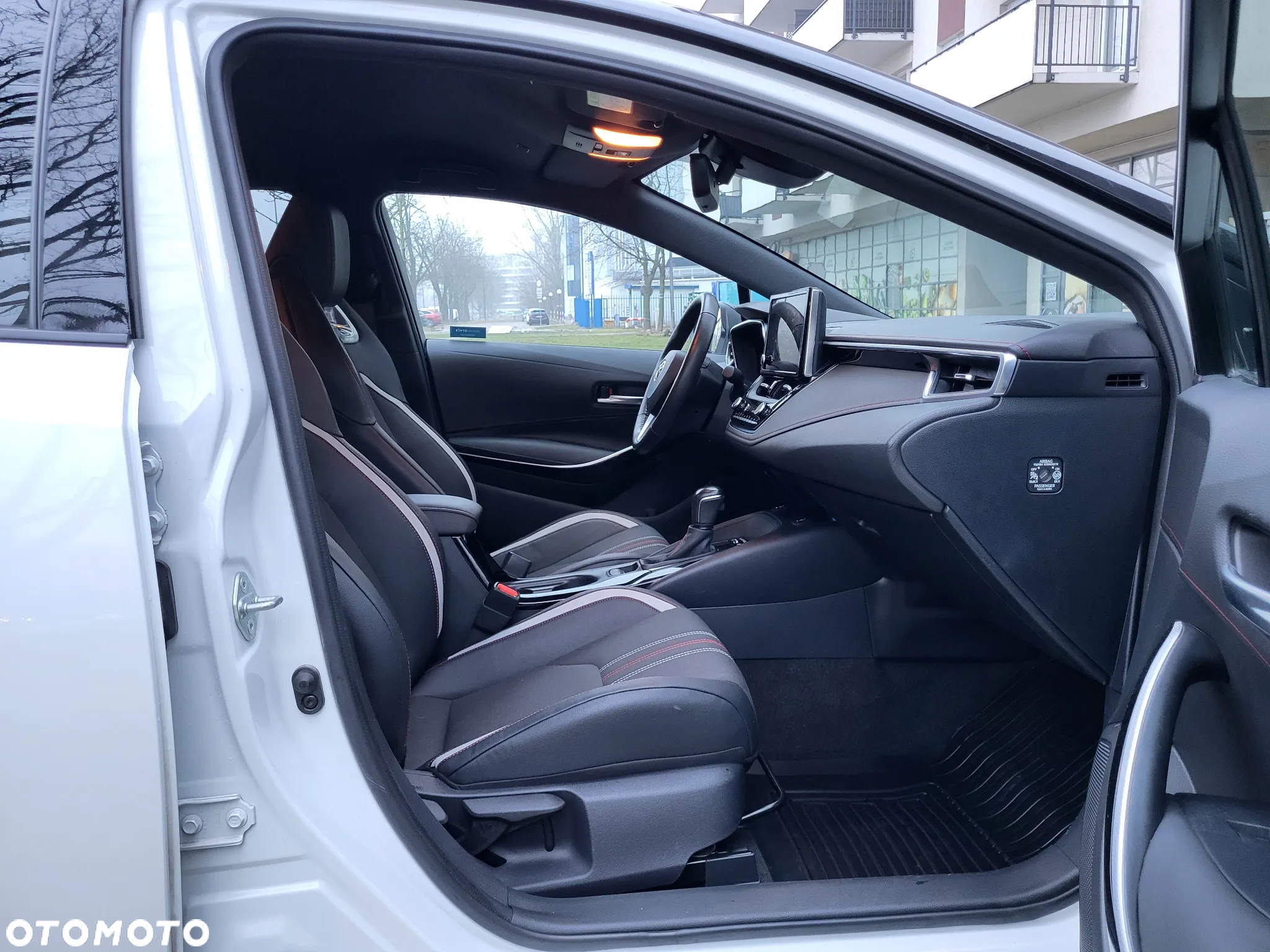 Toyota Corolla 1.8 Hybrid GR Sport Dynamic - 37