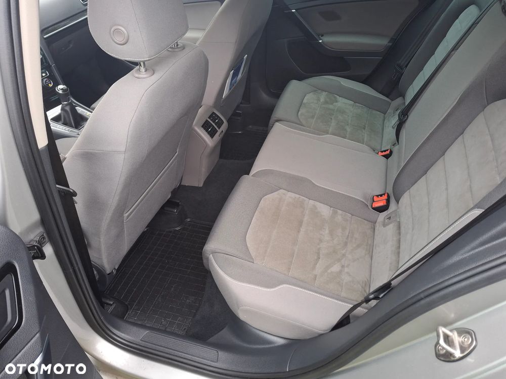 Volkswagen Golf 2.0 TDI 4Motion (BlueMotion Tech) Highline - 9