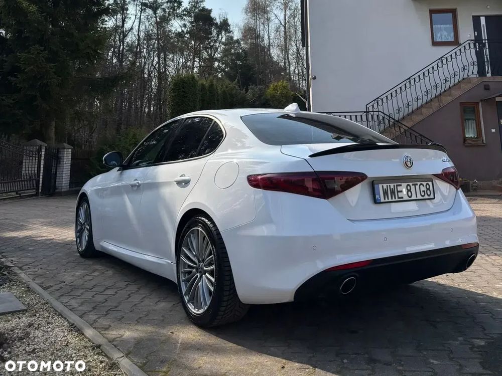 Alfa Romeo Giulia 2.2 AT8 Super - 4