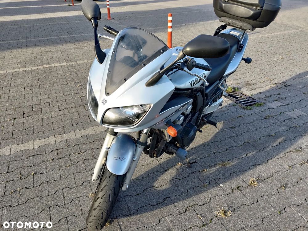 Yamaha FZS - 6