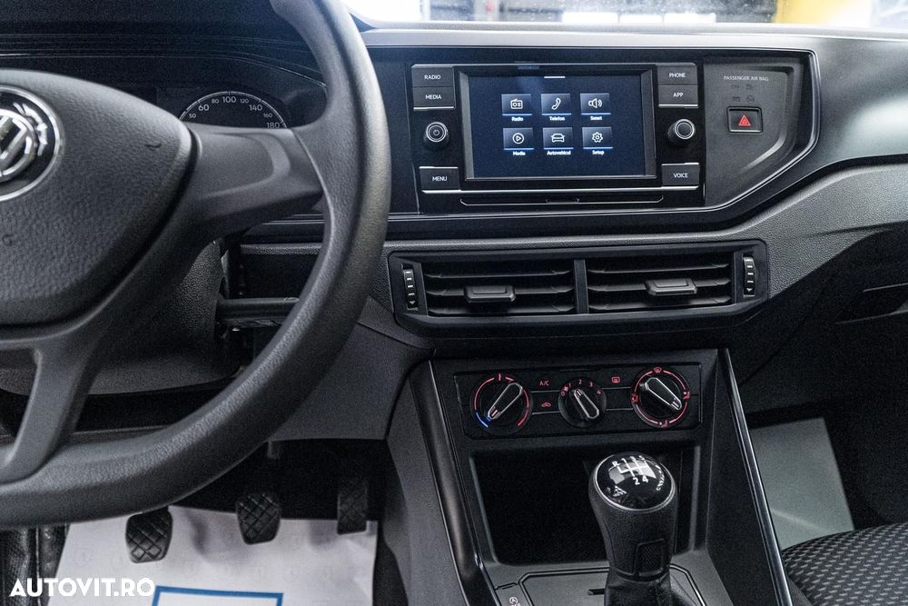 Volkswagen Polo 1.0 Comfortline - 24