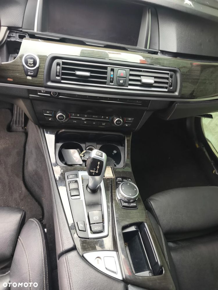 BMW Seria 5 530d Sport-Aut Luxury Line - 11