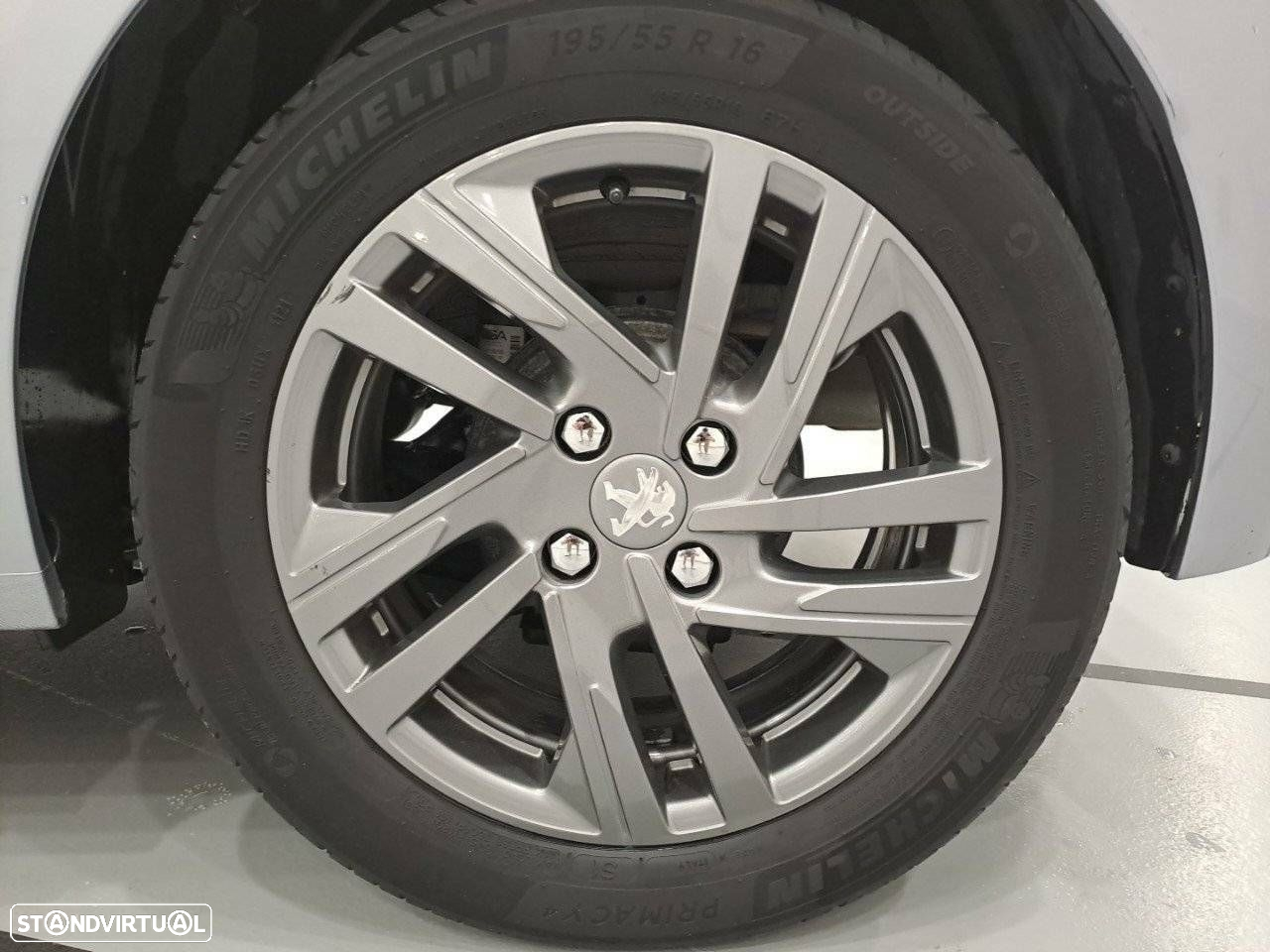 Peugeot 208 1.2 PureTech Active Pack - 11