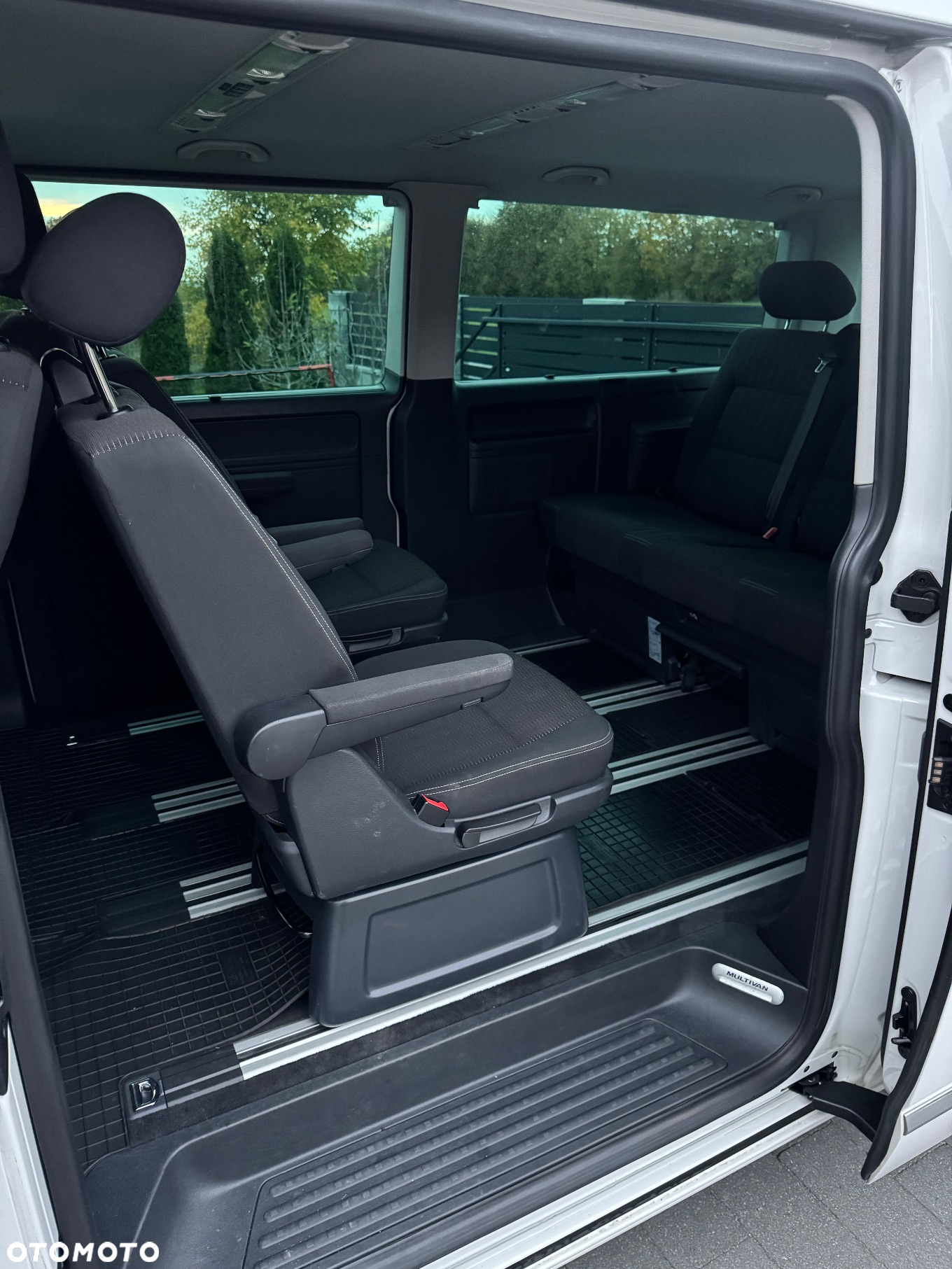 Volkswagen Multivan - 18