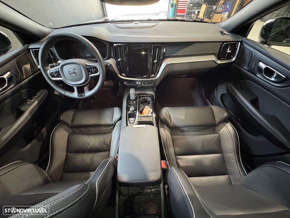 Volvo V60 2.0 T6 AWD TE R-Design - 27