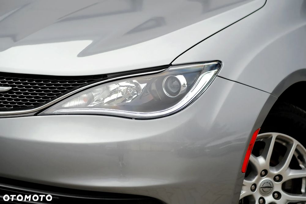 Chrysler Pacifica - 4