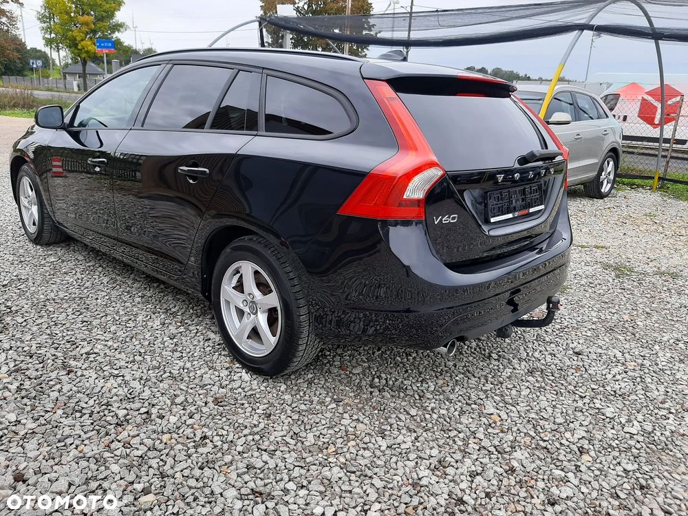 Volvo V60 D2 Momentum - 11