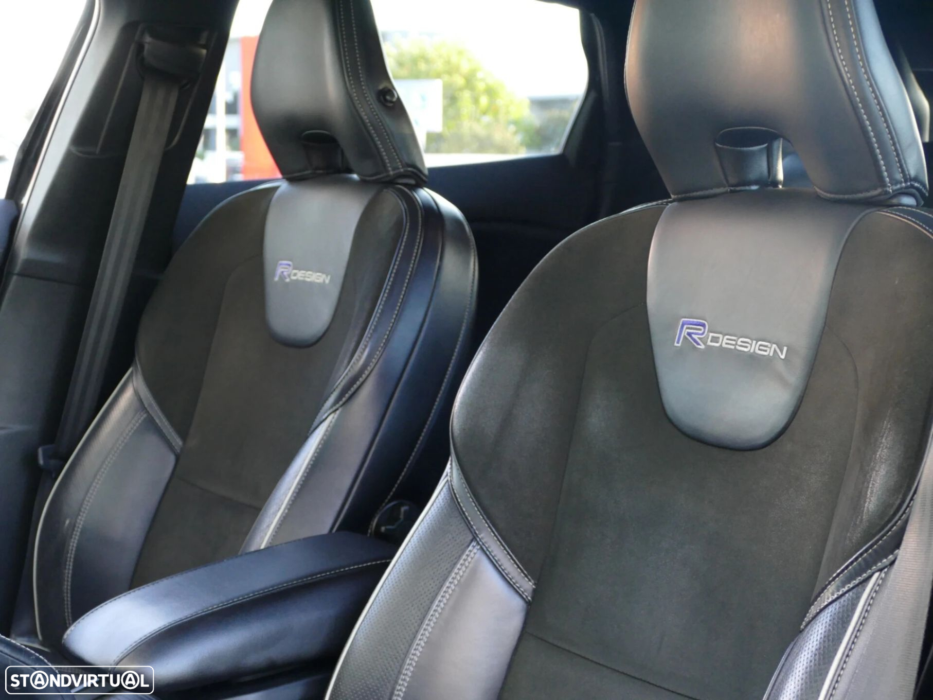 Volvo V40 2.0 D2 R-Design Momentum - 26