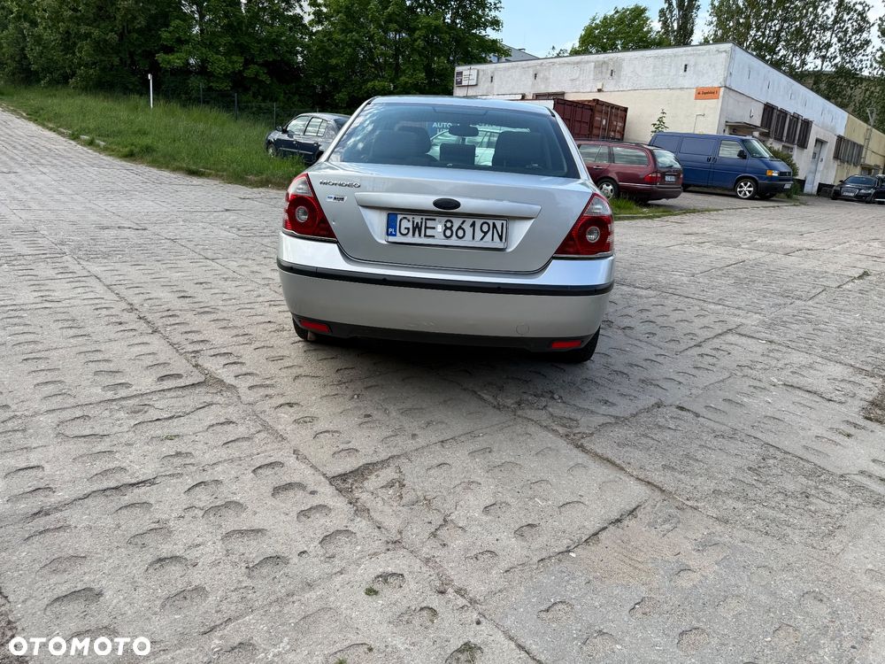 Ford Mondeo 2.0 Ghia - 6