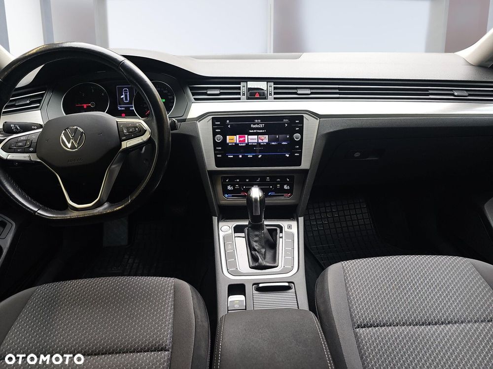 Volkswagen Passat Variant 2.0 TDI EVO Essence DSG - 8