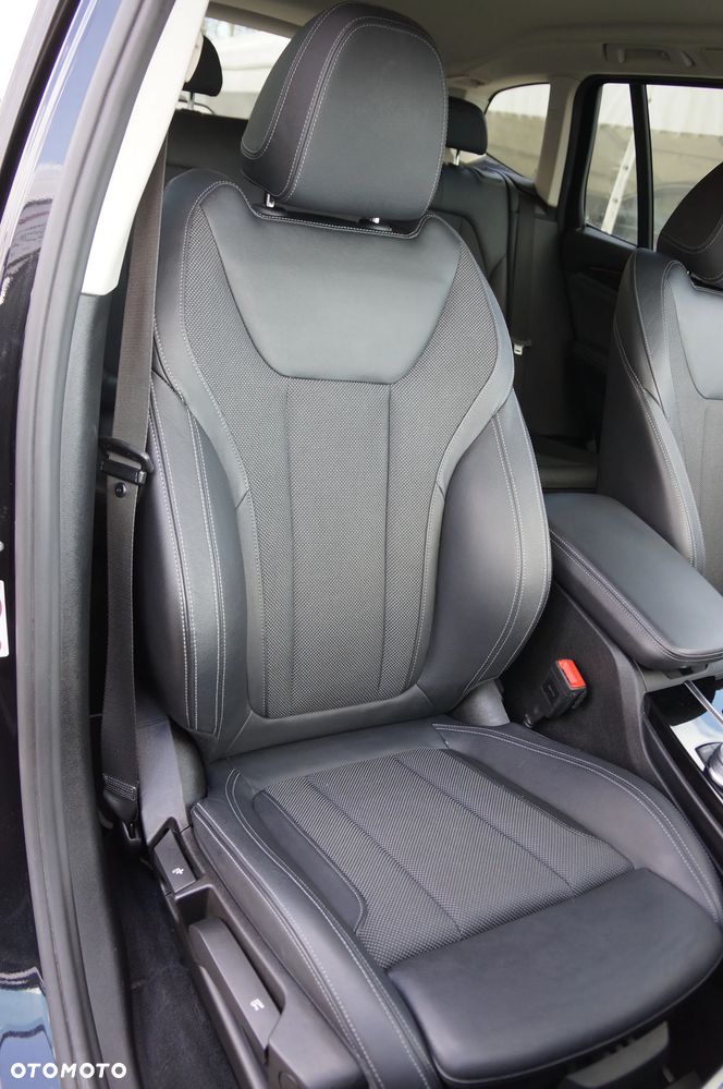 BMW X3 xDrive20d - 28