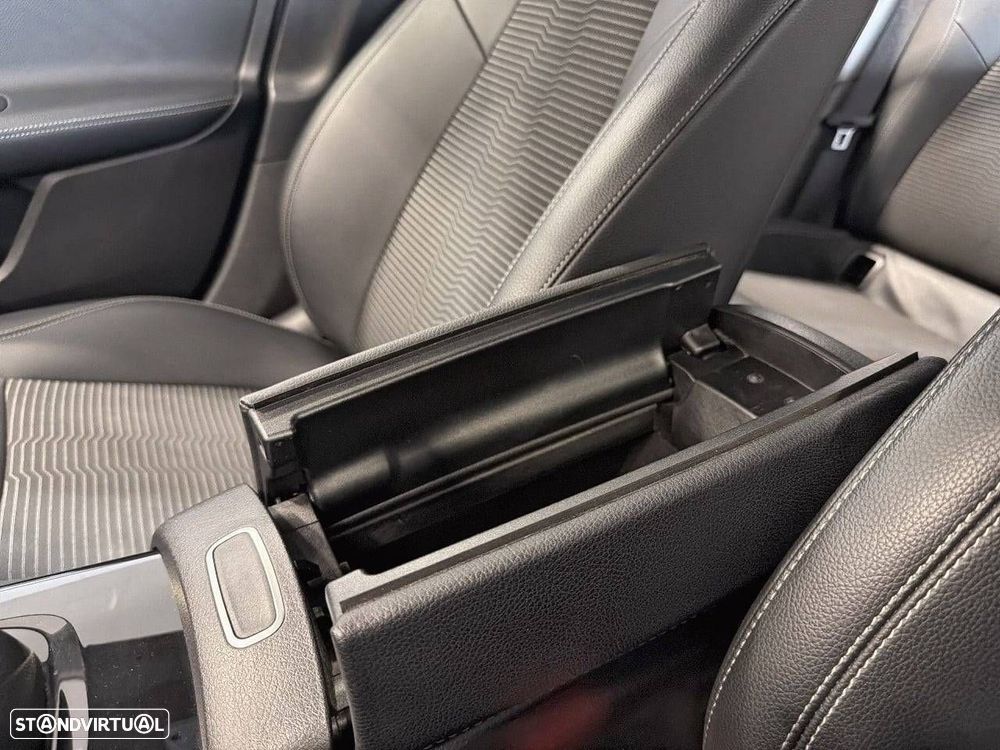Mercedes-Benz A 250 e — fotografia 21