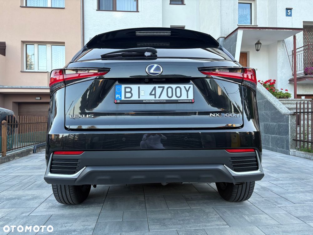 Lexus NX 300h Comfort AWD - 4