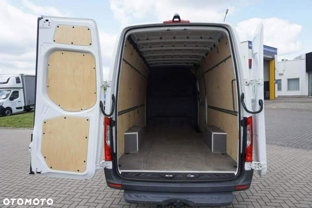 Mercedes-Benz Sprinter - 10