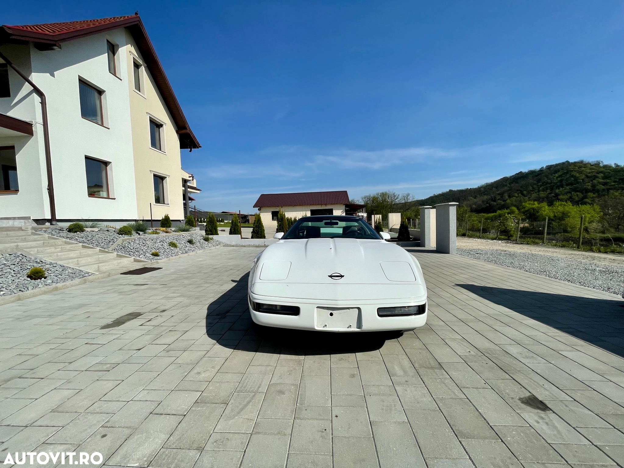 Chevrolet Corvette - 3