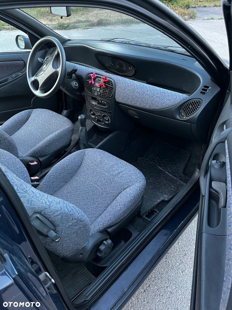 Lancia Ypsilon - 5