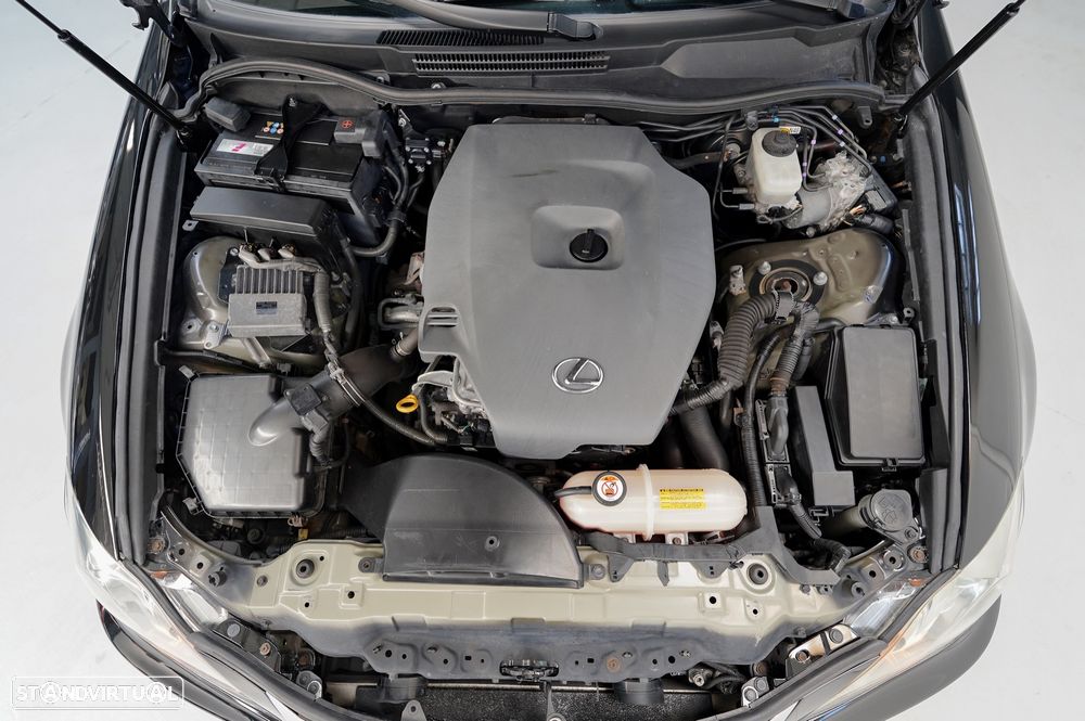 Lexus IS 220 d P.Executive 2G - 24