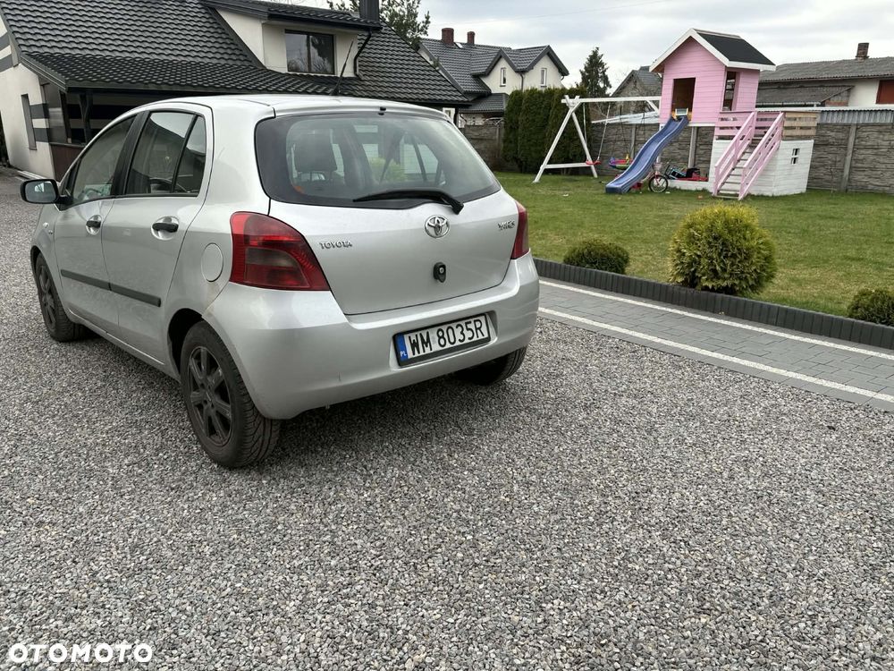 Toyota Yaris - 2