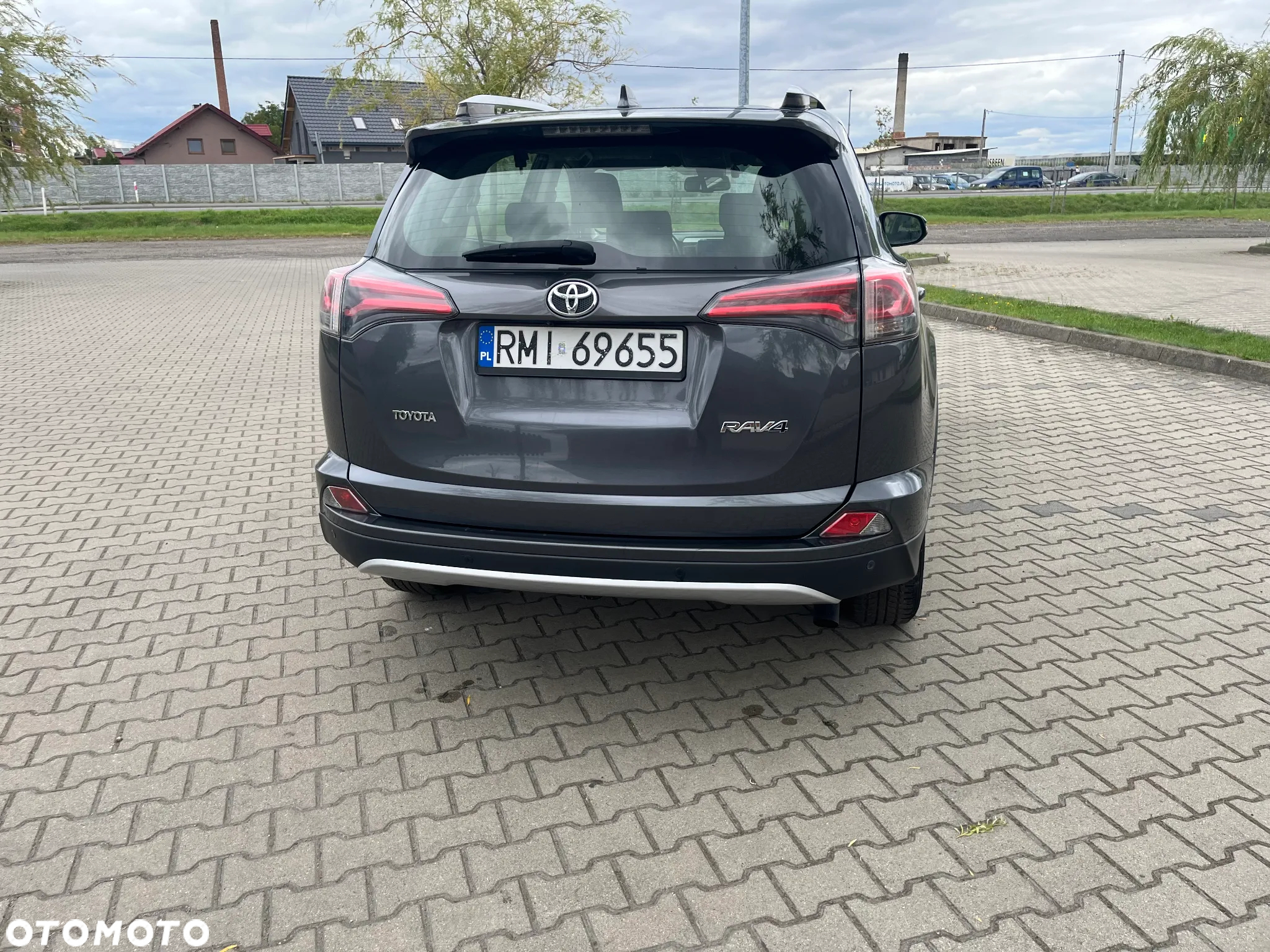 Toyota RAV4 - 8