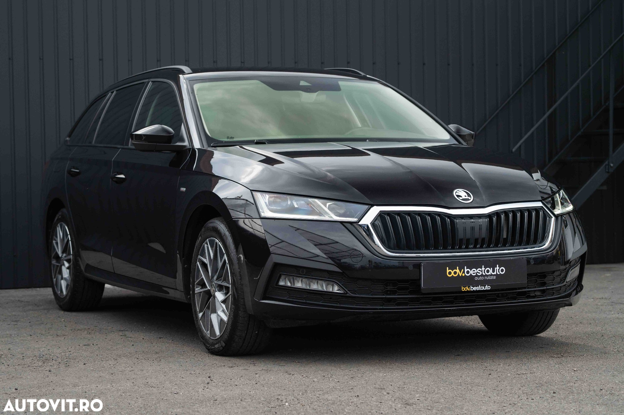 Skoda Octavia 2.0 TDI DSG Tour - 30