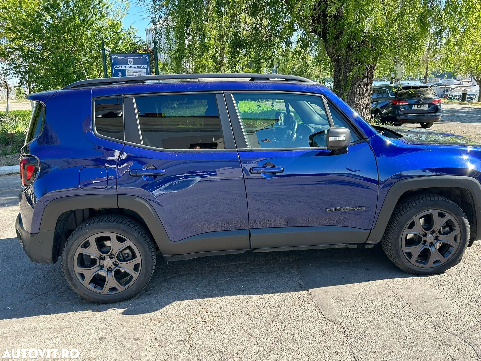 Jeep Renegade - 4