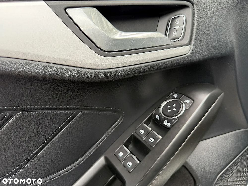Ford Focus 1.5 EcoBlue Start-Stopp-System TITANIUM DESIGN - 26